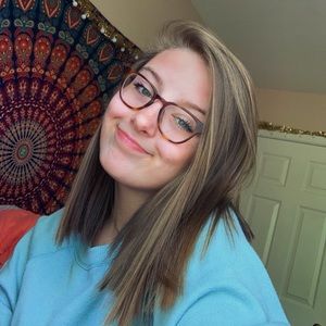 Meet your Posher, Catlyn